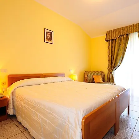 Летний дом Colle Degli Olivi Snc *