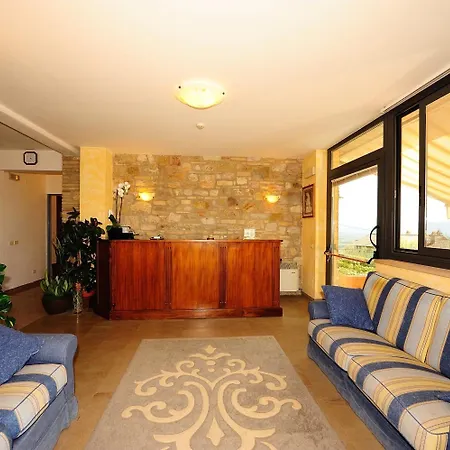 Colle Degli Olivi Snc Летний дом *