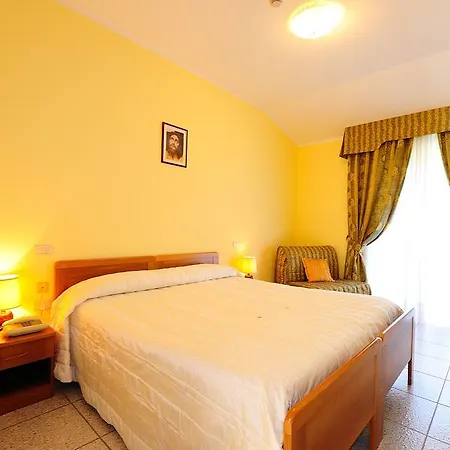 Colle Degli Olivi Snc Летний дом *